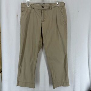 Old Navy Low Rise Capri Chino Pants Women’s 10 Tan